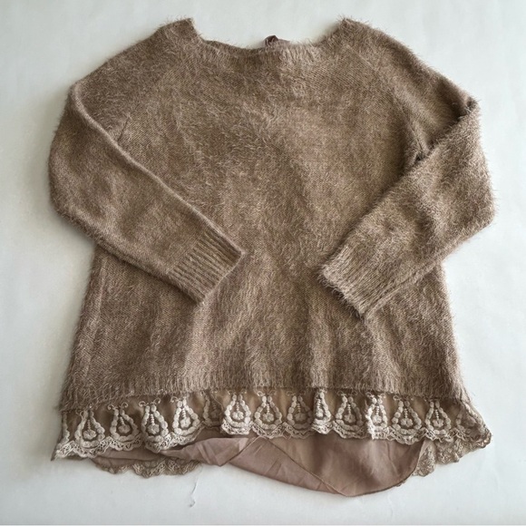 A’reve Women’s Size Medium Beige Knit Lace Hem Bow Open Back Pullover - Picture 4 of 6